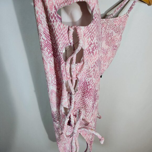 Salt + Cove Women's Medium One-Piece Snake Print Swimsuit NWT - Picture 5 of 9
